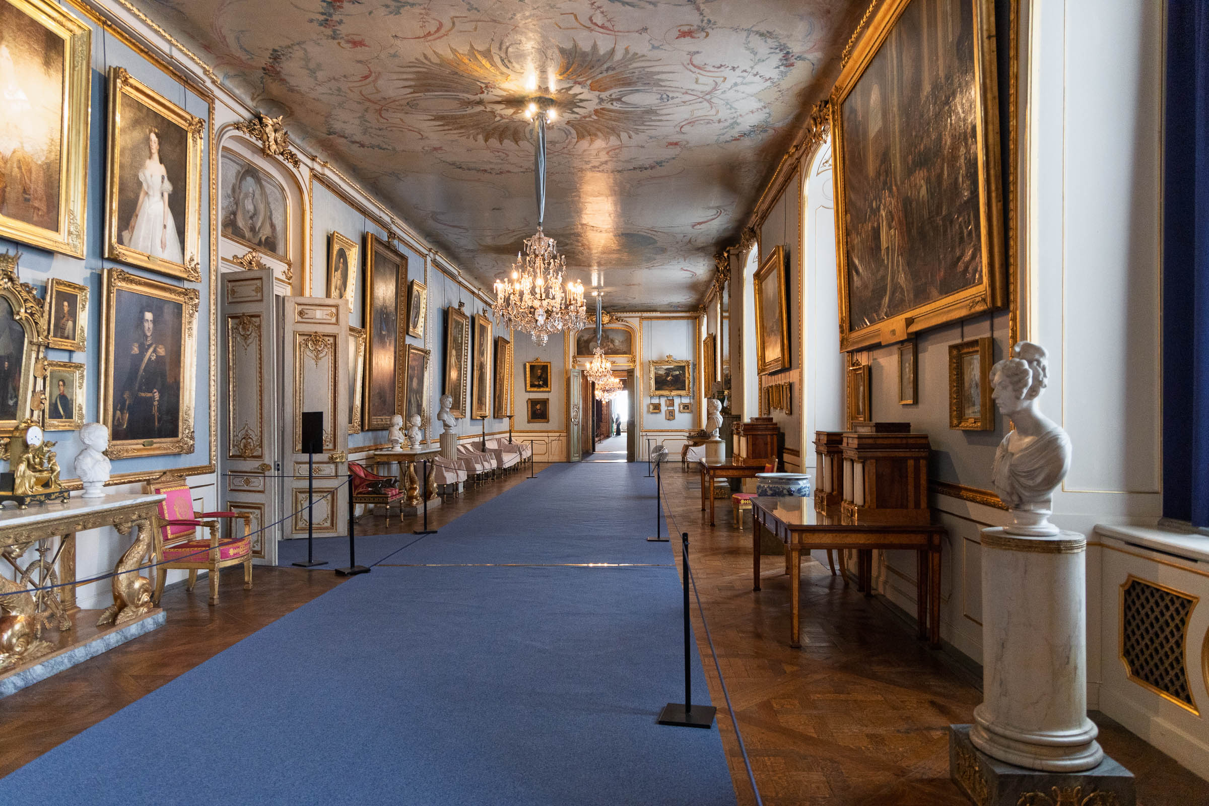 royal_palace_interior_summer_4